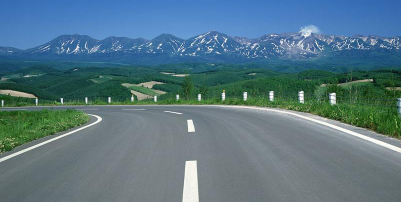 降水对沥青路面施工有影响吗？